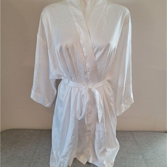 VICTORIA'S SECRET Bride Robe  - Picture 2 of 8